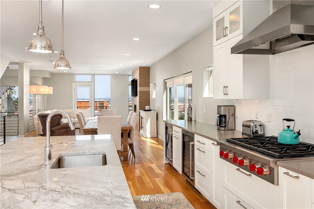 3273 37th Avenue Southwest Seattle, WA 98126 - Photo 18 of 22 Gallery Image 18