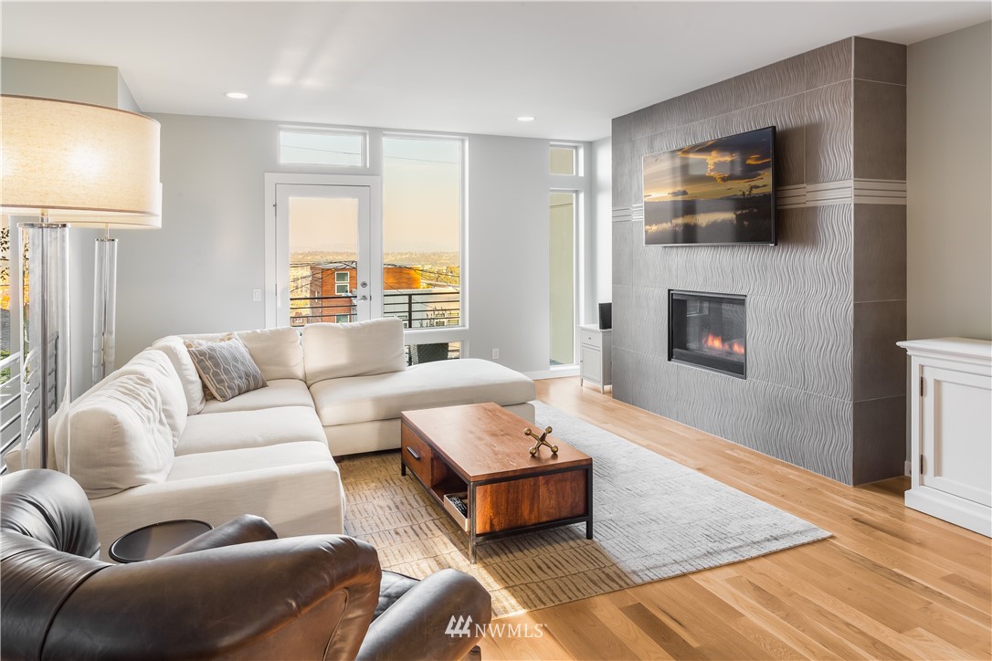3273 37th Avenue Southwest Seattle, WA 98126 - Photo 9 of 22 Gallery Image 9