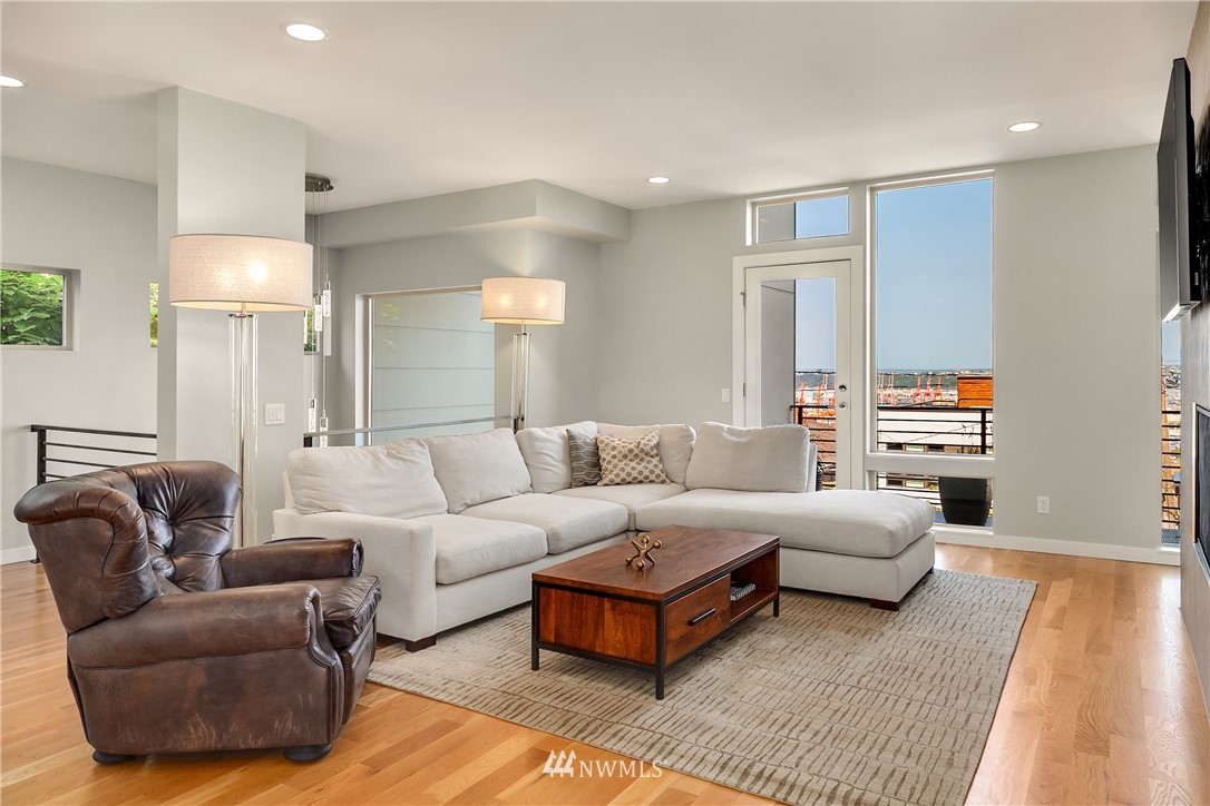 3273 37th Avenue Southwest Seattle, WA 98126 - Photo 10 of 22 Gallery Image 10