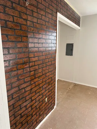 $64,900 | 676 Nonconnah Road, Memphis, TN 38109