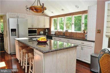 2425 Cub Hill Road Baltimore, MD 21234 - Photo 9 of 10 Kitchen