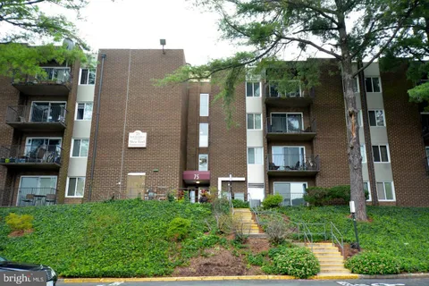 $190,000 | 75 South Reynolds Street, Unit 108, Alexandria, VA 22304