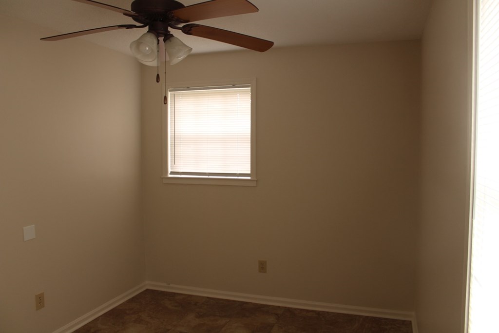 102 Greenridge Road Dothan, AL 36305 - Photo 6 of 9