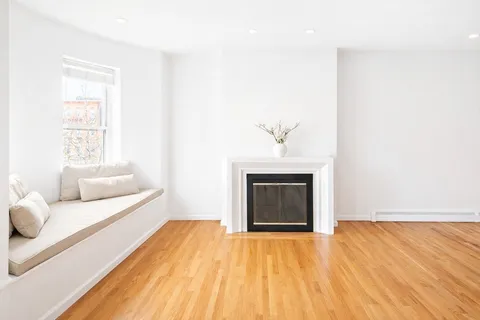 $875,000 | 11 Albemarle Street, Unit 3, Boston, MA 02115