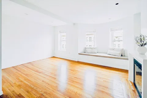 $875,000 | 11 Albemarle Street, Unit 3, Boston, MA 02115