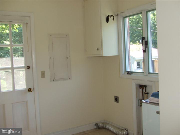 5516 Chapmans Road Allentown, PA 18104 - Photo 16 of 19 Gallery Image 16