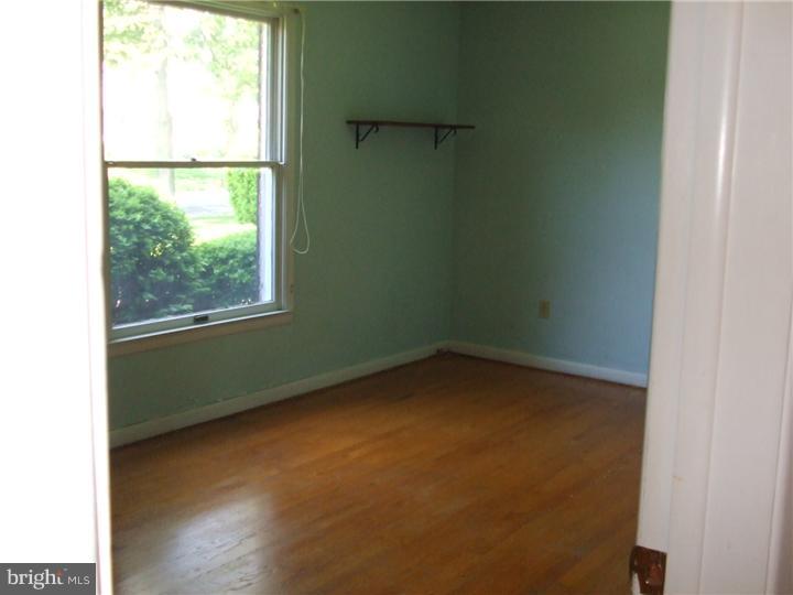 5516 Chapmans Road Allentown, PA 18104 - Photo 17 of 19 Gallery Image 17