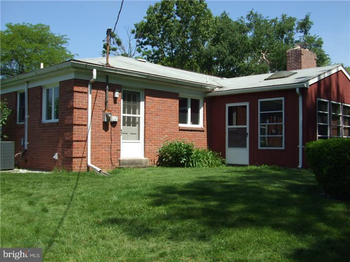 5516 Chapmans Road Allentown, PA 18104 - Photo 3 of 19 Gallery Image 3