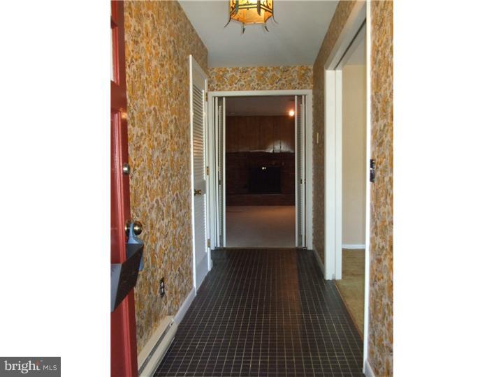 5516 Chapmans Road Allentown, PA 18104 - Photo 4 of 19 Gallery Image 4