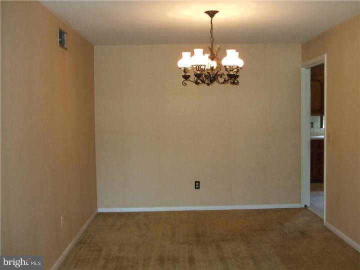 5516 Chapmans Road Allentown, PA 18104 - Photo 7 of 19 Gallery Image 7