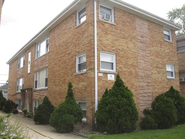 $124,900 | 7517 West Fullerton Avenue, Unit GS, Elmwood Park, IL 60707