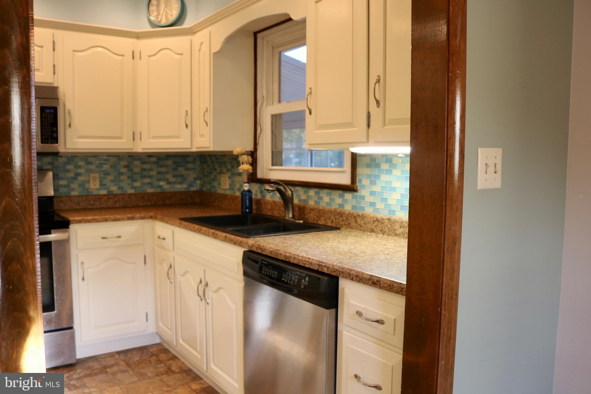 213 Audrey Drive Lititz, PA 17543 - Photo 39 of 65 SS appliances stay