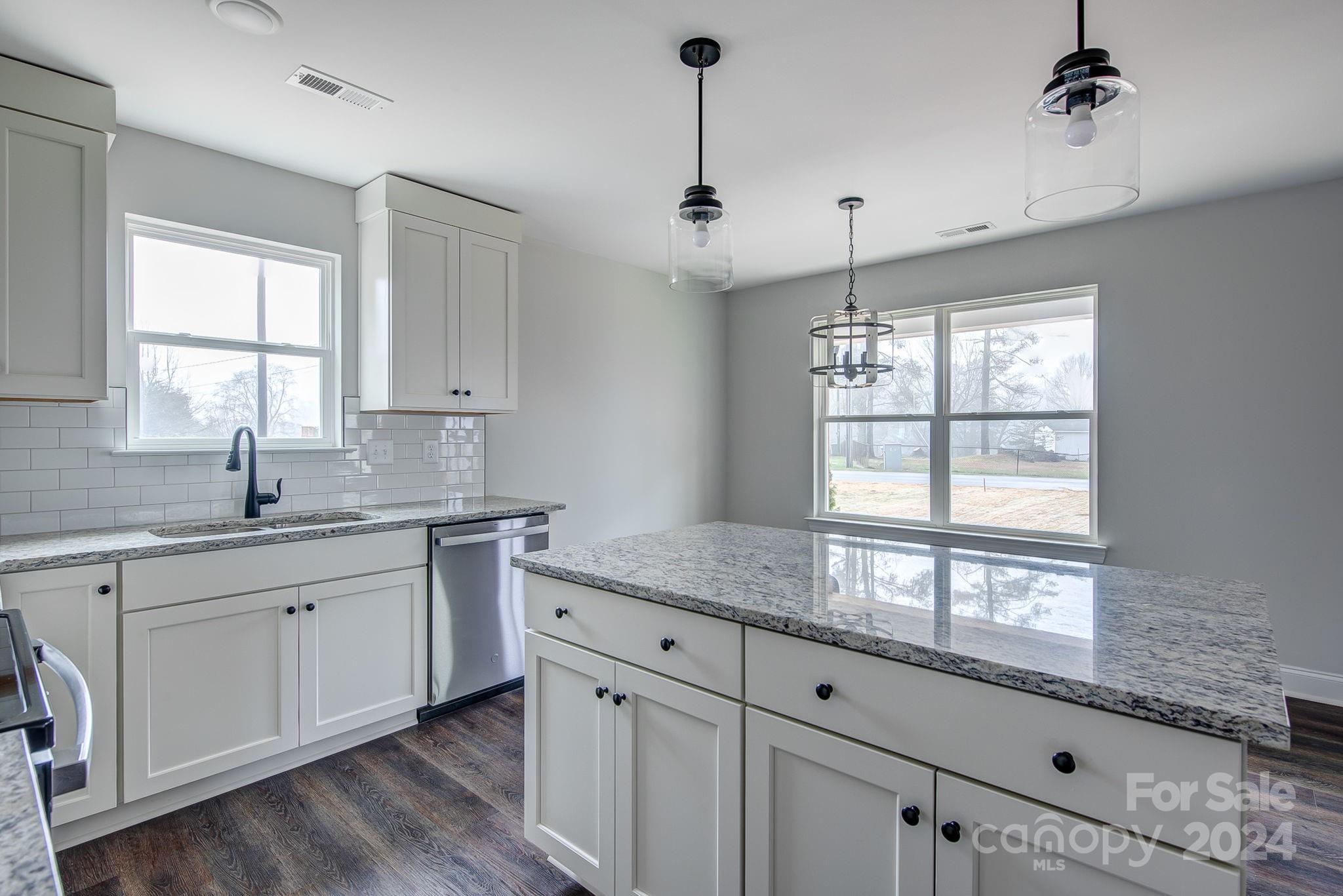307 Pinnacle Road Kings Mountain, NC 28086 - Photo 5 of 25 Gallery Image 5