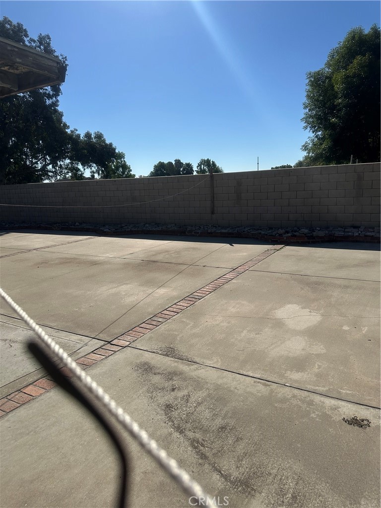 1029-1029 West Madrona Street Rialto, CA 92376 - Photo 11 of 19 a view of outdoor space and yard