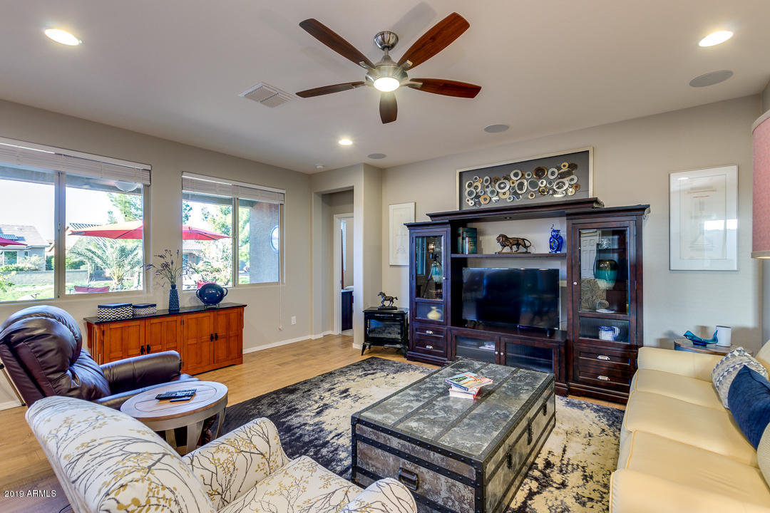 42114 West Cribbage Road Maricopa, AZ 85138 - Photo 12 of 68 Great Room