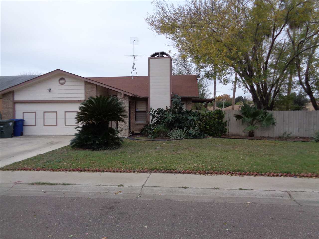 101 Windrift Lane Laredo, TX 78041 - Photo 1 of 17 Gallery Image 1