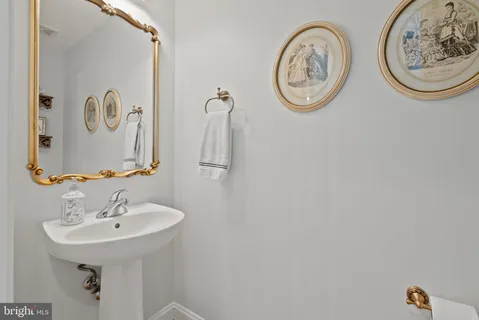 $1,095,000 | 3549 Goddard Way, Alexandria, VA 22304