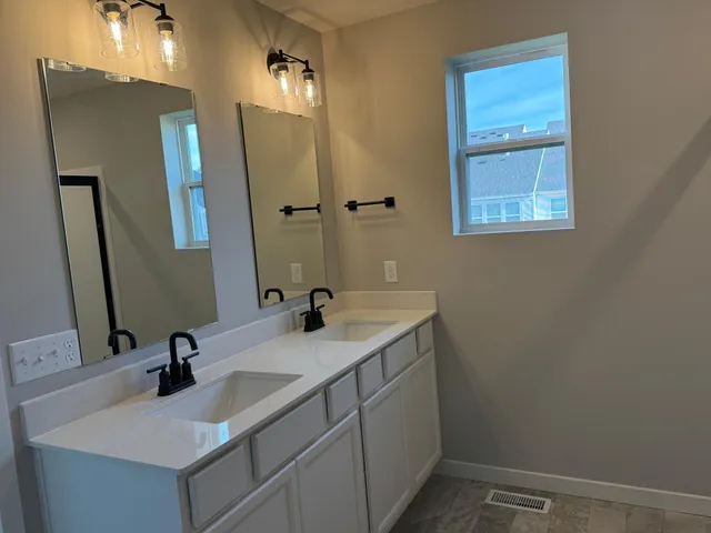 $2,499 | 14964 Avondale View, Rosemount, MN 55068