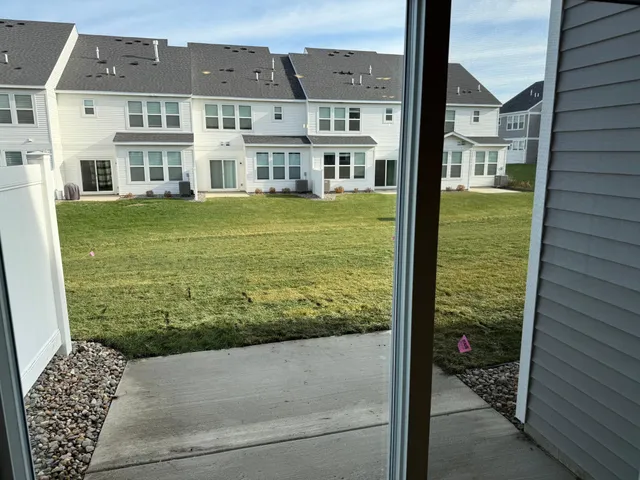 $2,499 | 14964 Avondale View, Rosemount, MN 55068