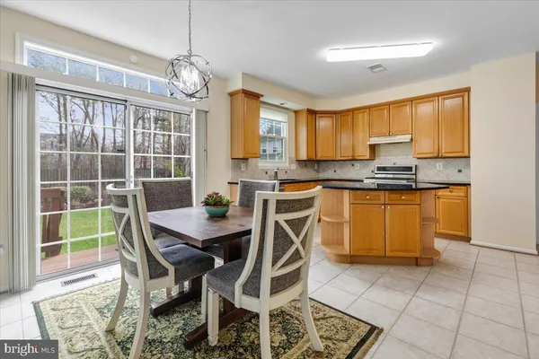 $1,100,000 | 6753 Edge Cliff Drive, Alexandria, VA 22315