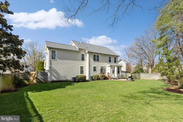 $1,100,000 | 6753 Edge Cliff Drive, Alexandria, VA 22315