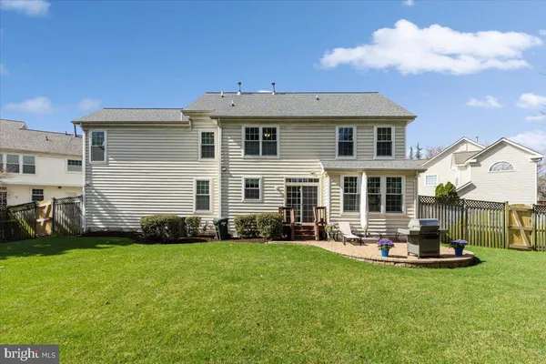 $1,100,000 | 6753 Edge Cliff Drive, Alexandria, VA 22315