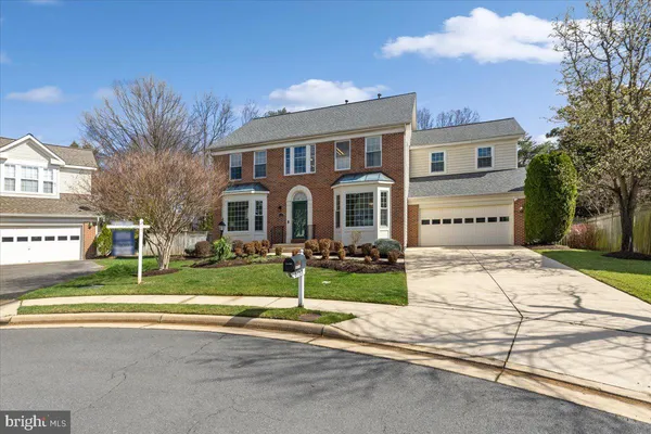 $1,100,000 | 6753 Edge Cliff Drive, Alexandria, VA 22315