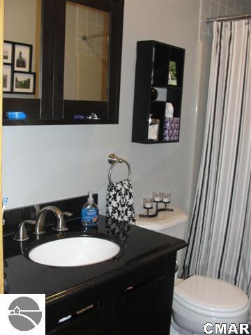 1058 West Deerfield Road Mount Pleasant, MI 48858 - Photo 14 of 15 1774080-13.JPG