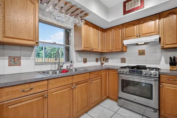 $598,000 | 2006 North 38th Avenue, Hollywood, FL 33021