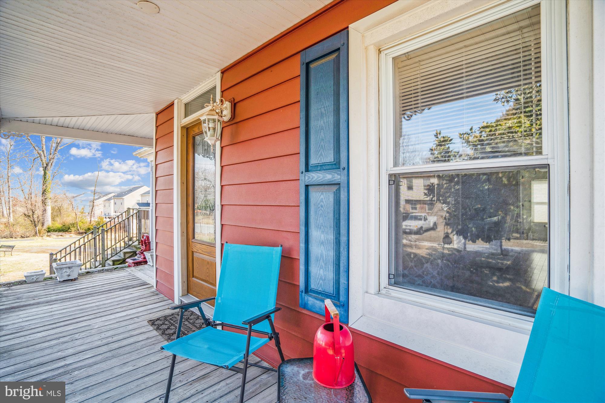 10117 High Ridge Road Laurel, MD 20723 - Photo 9 of 70 a outdoor living space with furniture