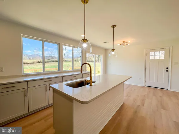 $585,000 | 22 Hopewell Lane, Sperryville, VA 22740