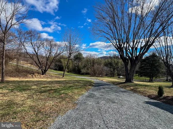 $585,000 | 22 Hopewell Lane, Sperryville, VA 22740