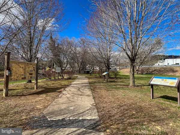 $585,000 | 22 Hopewell Lane, Sperryville, VA 22740