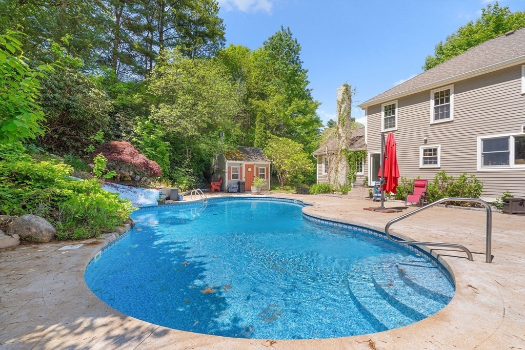 4 Dix Road Franklin, MA 02038 - Photo 33 of 39