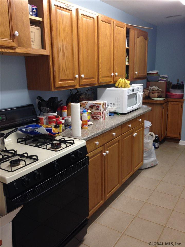 398 Anthony Street Niskayuna, NY 12309 - Photo 9 of 20 Photo 9