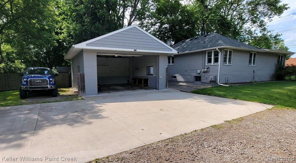 3505 West Auburn Road Rochester Hills, MI 48309 - Photo 2 of 27