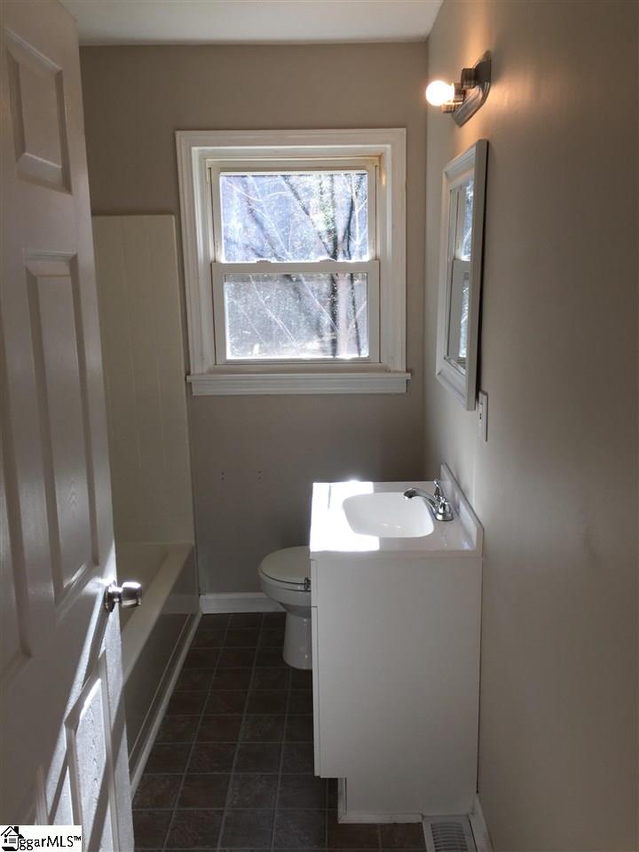 210 South Wingate Road Greenville, SC 29605 - Photo 3 of 10 Gallery Image 3