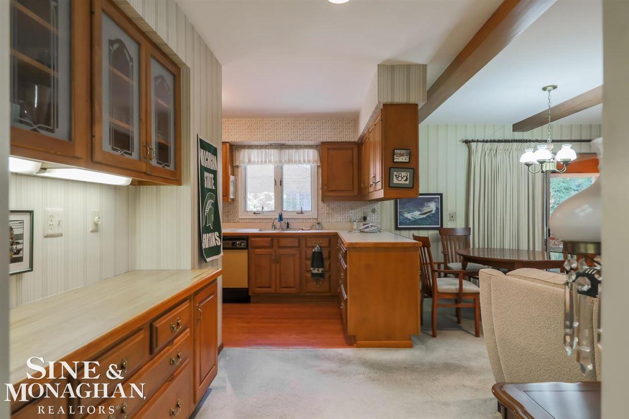 496 Deeplands Road Grosse Pointe, MI 48236 - Photo 20 of 37 50045640-19.JPG