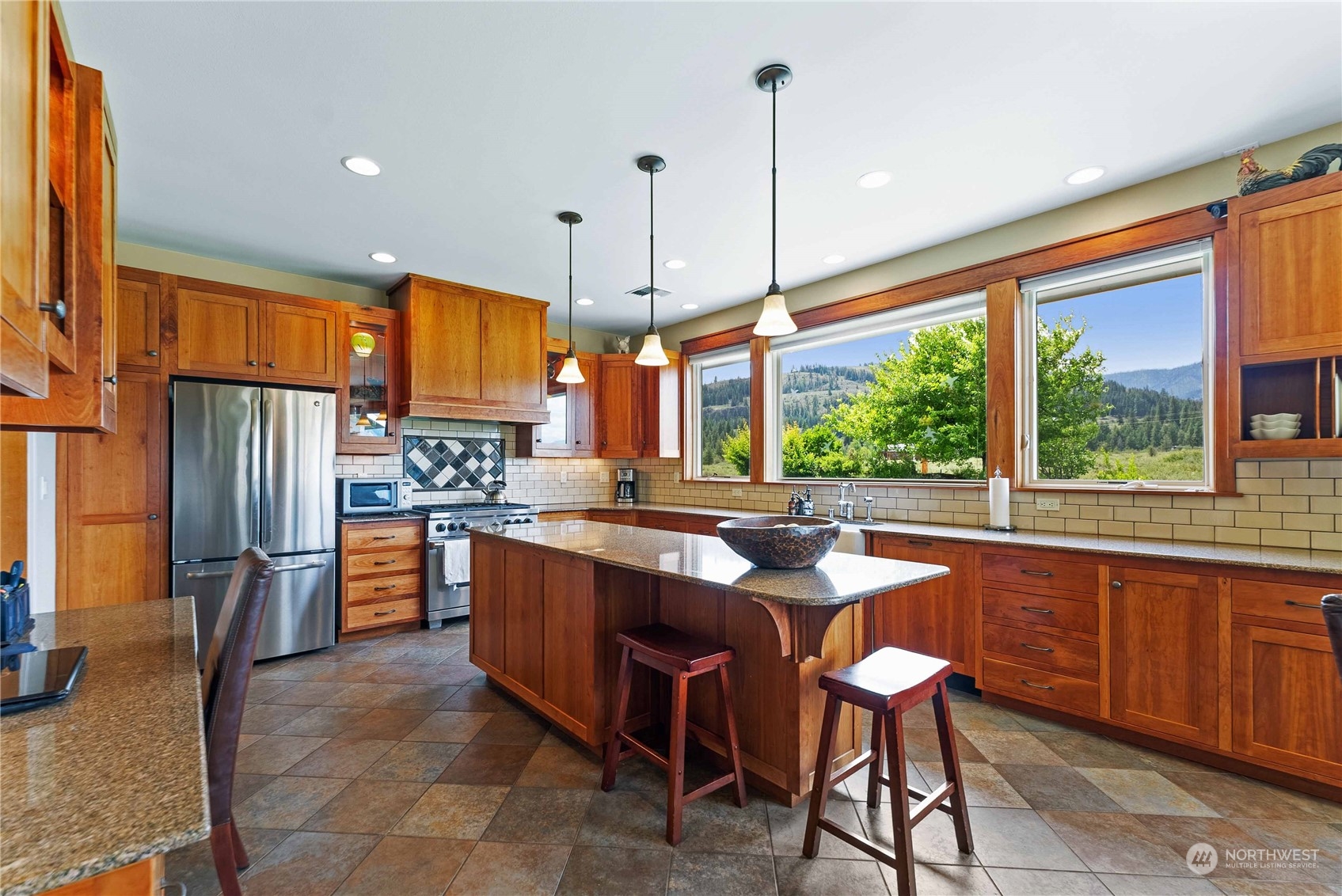 5 Wolfden Road Winthrop, WA 98862 - Photo 2 of 40