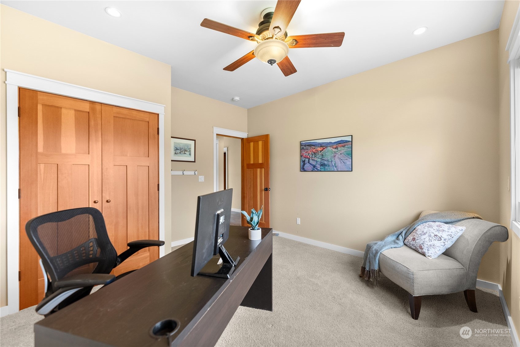 5 Wolfden Road Winthrop, WA 98862 - Photo 27 of 40 a room with furniture and a ceiling fan