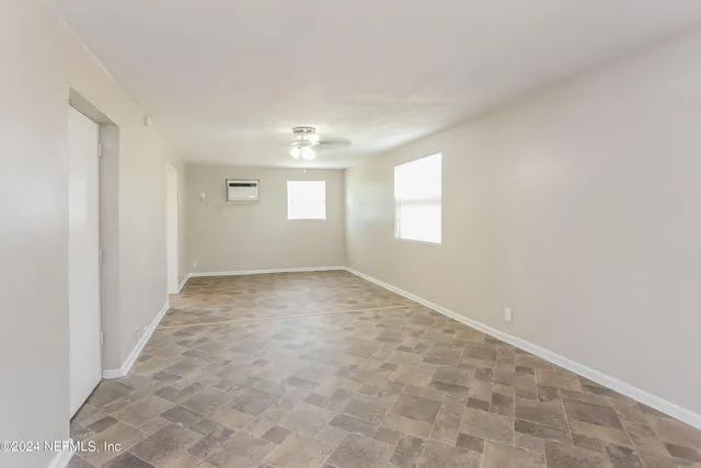 $1,360 | 4653 Haldis Avenue, Jacksonville, FL 32208