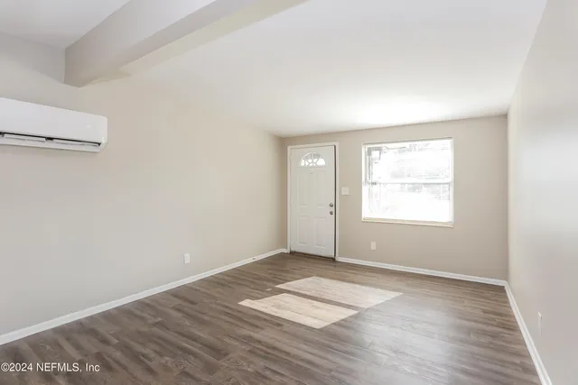 $1,360 | 4653 Haldis Avenue, Jacksonville, FL 32208