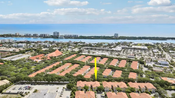 $399,000 | 104 Lighthouse Circle, Unit H, Tequesta, FL 33469