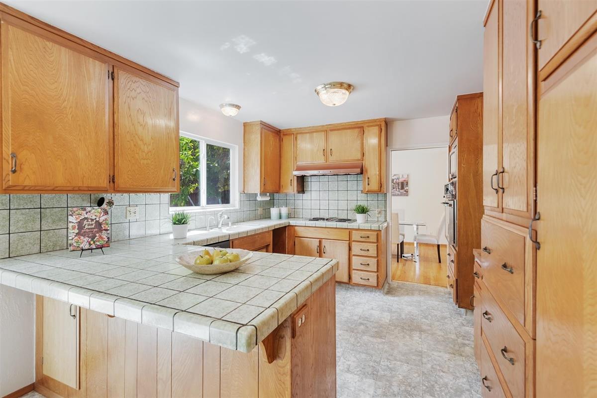 144 Belcrest Drive Los Gatos, CA 95032 - Photo 9 of 27