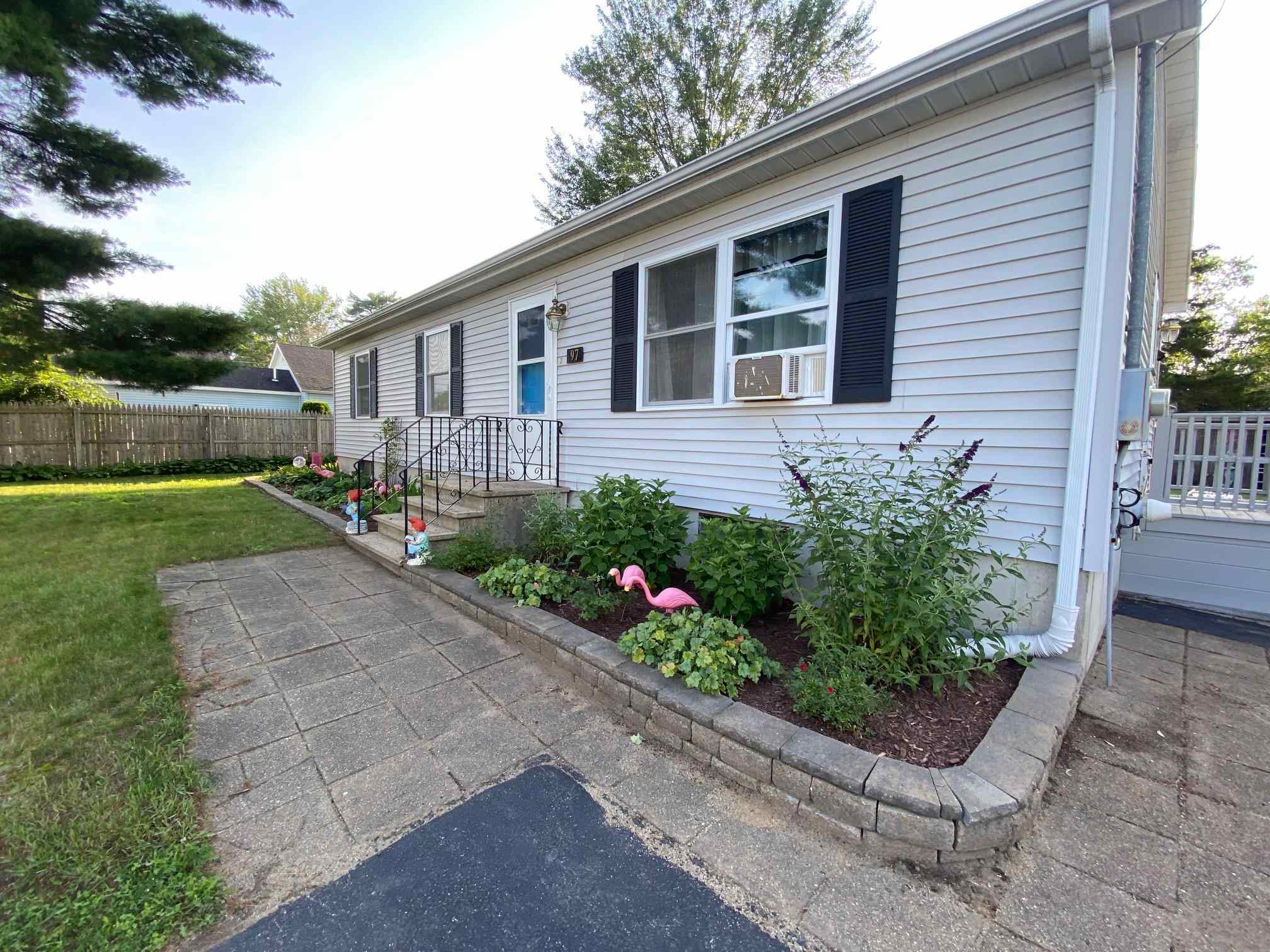 97 Maple Street Rochester, NH 03867 - Photo 1 of 25