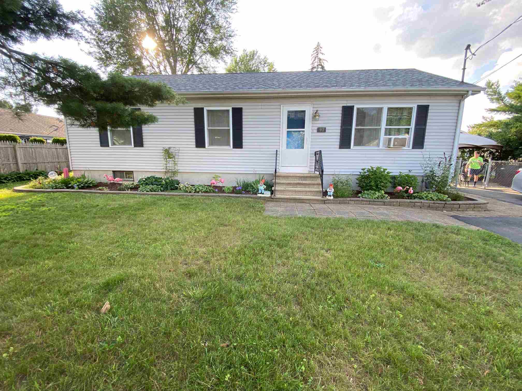 97 Maple Street Rochester, NH 03867 - Photo 5 of 25