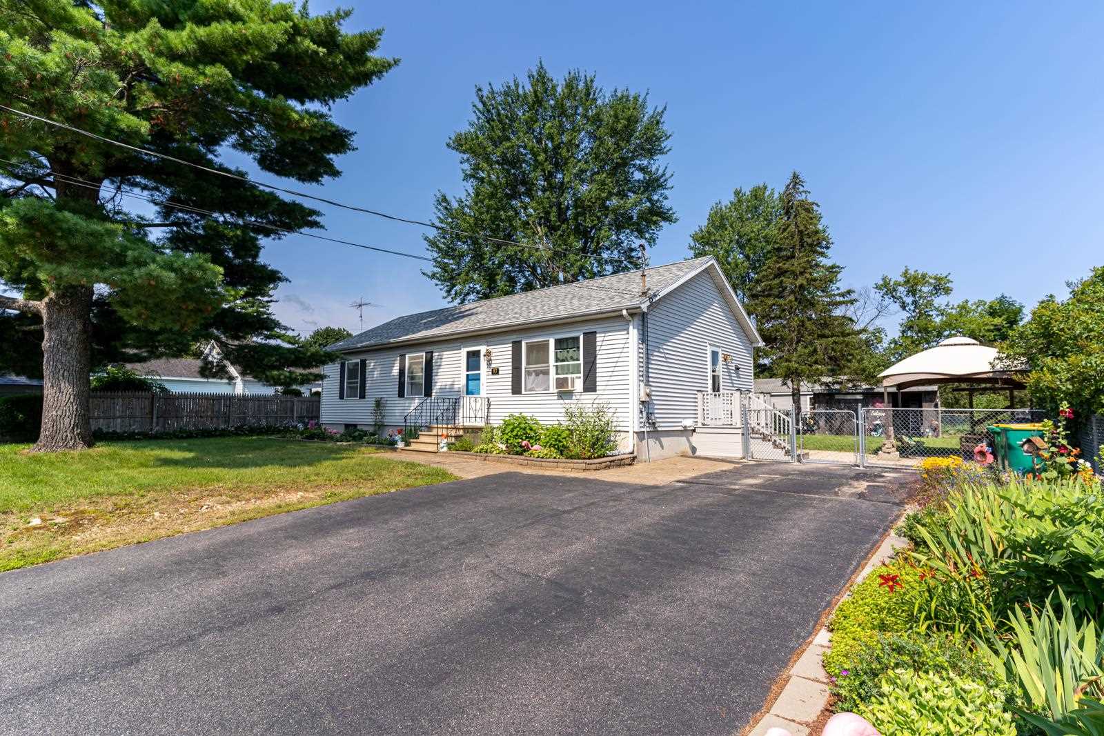 97 Maple Street Rochester, NH 03867 - Photo 8 of 25