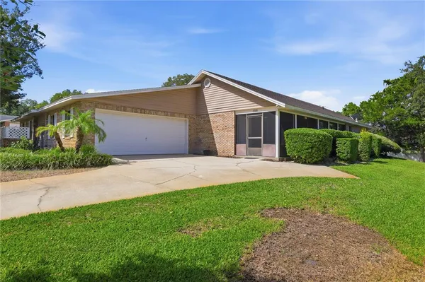 $320,000 | 2500 South Glen Eagles Drive, DeLand, FL 32724