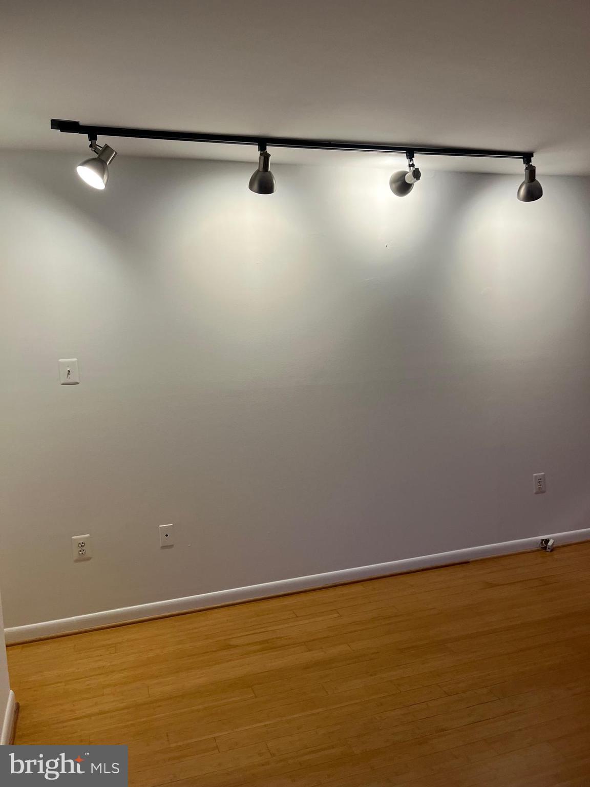 4444 Connecticut Avenue Northwest, Unit 303 Washington, DC 20008 - Photo 4 of 11 Living room