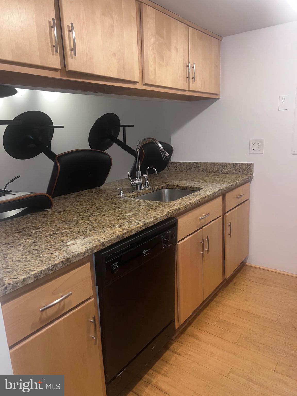 4444 Connecticut Avenue Northwest, Unit 303 Washington, DC 20008 - Photo 5 of 11 Kitchen